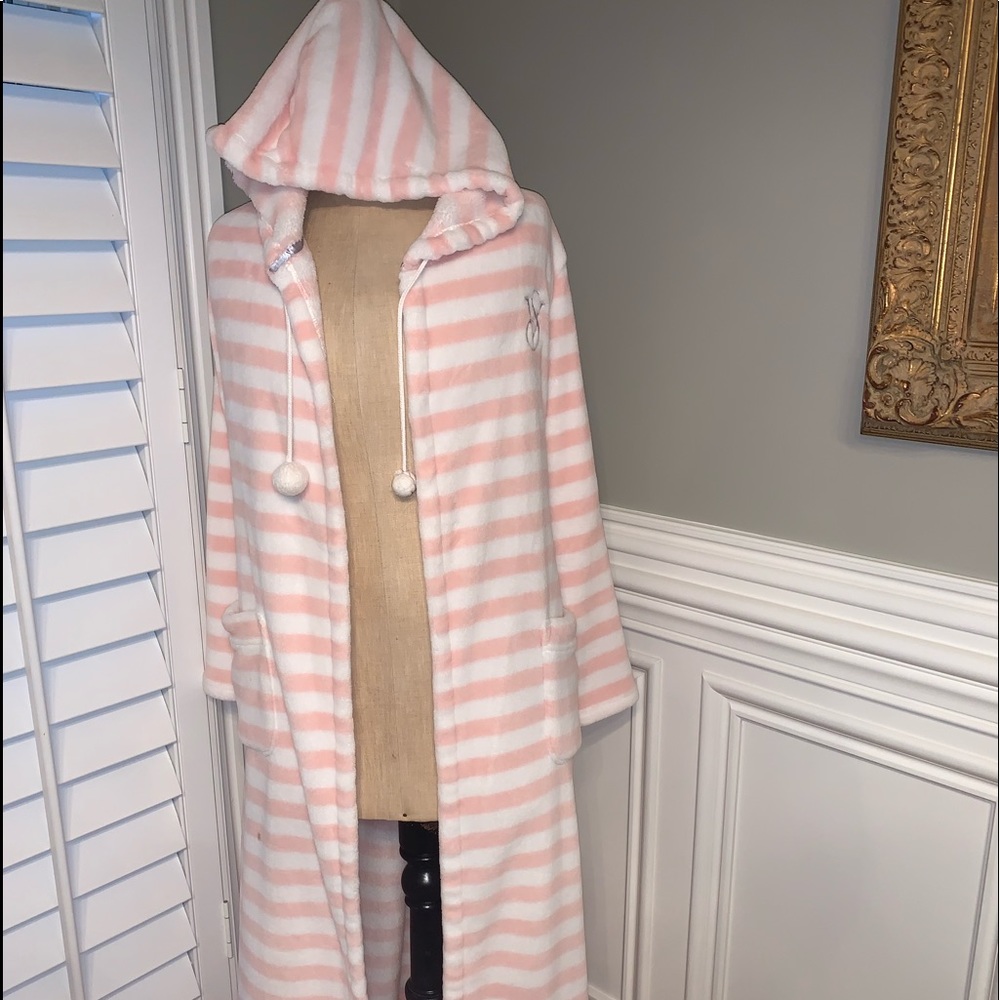 🛑🛑SOLD🛑🛑Victoria’s Secret Robe